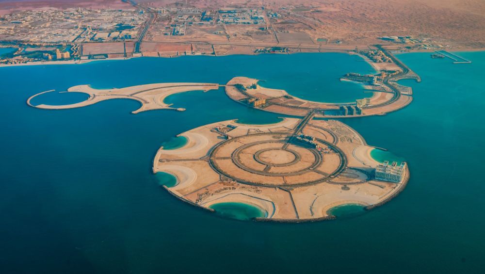 🌴 A Booming Tourism and Hospitality Sector